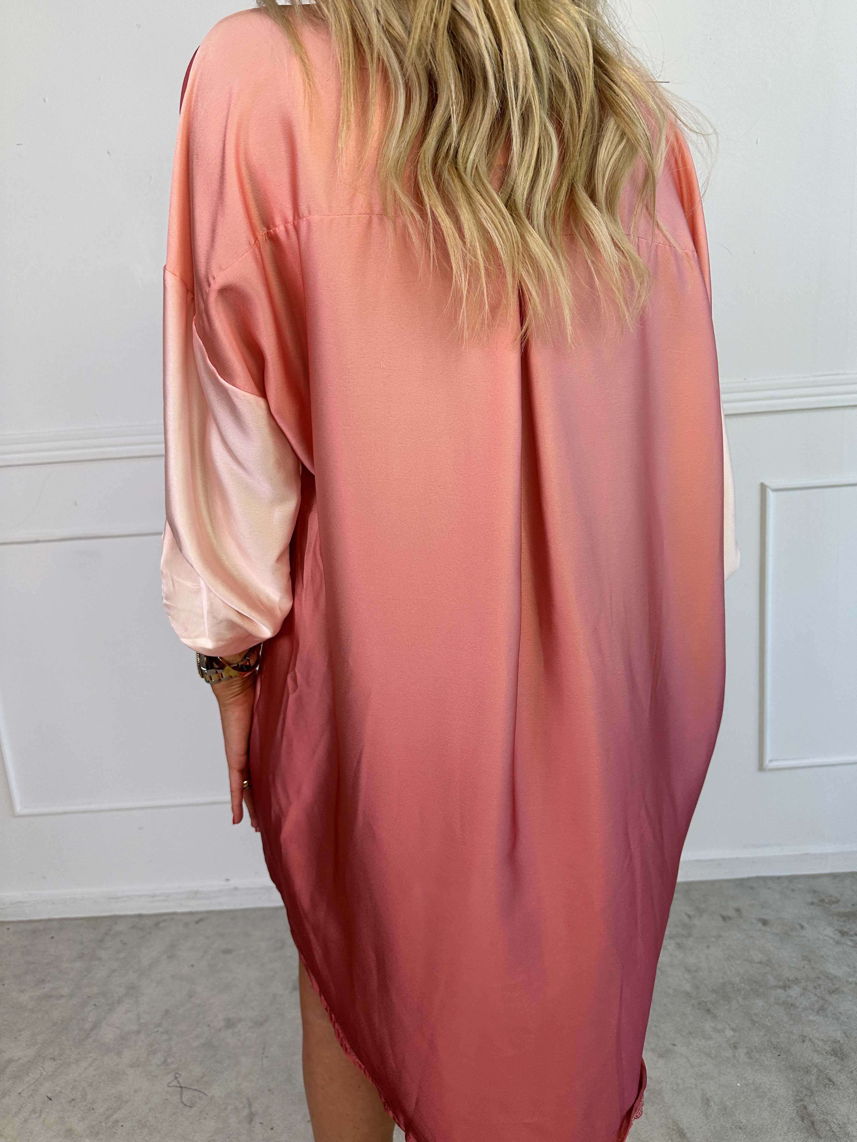 Camilia - Skjortklänning i lös passform i flerfärgad